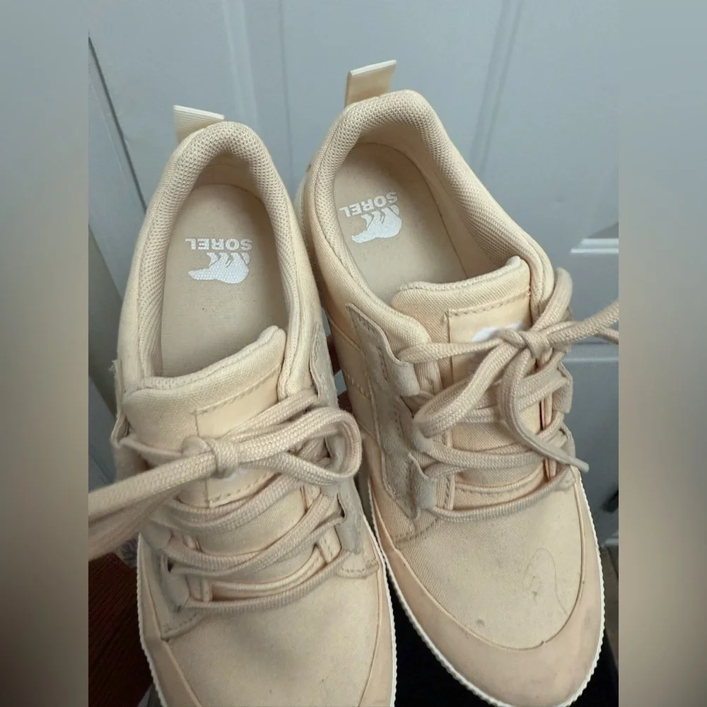 Sorel Out And About Low Sneaker III Pink women’s Size 8 Outdoor Gorpcore Casual